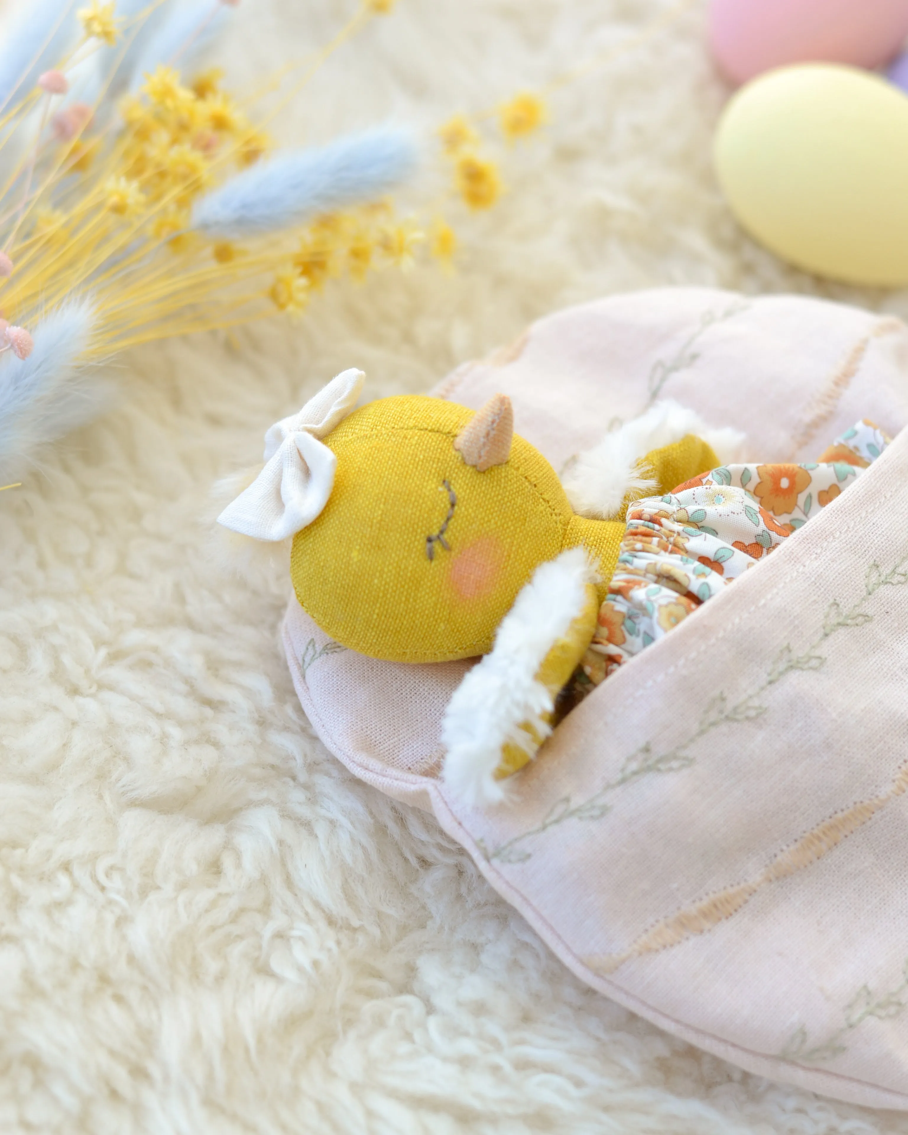 Mini Chick and Easter Egg-shaped Bed